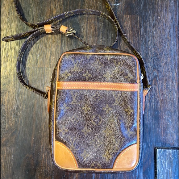 ❌Sold❌Auth Louis Vuitton Danube Crossbody Bag - Picture 2 of 12